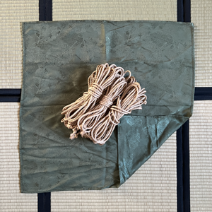 furoshiki_jaquard-leafs_example